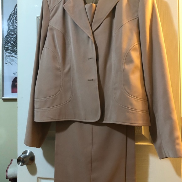 Pant suit - Picture 3 of 8